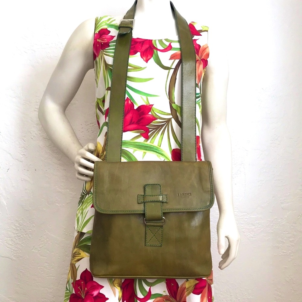 Italian made I Medici Firenze leather cross body messenger bag